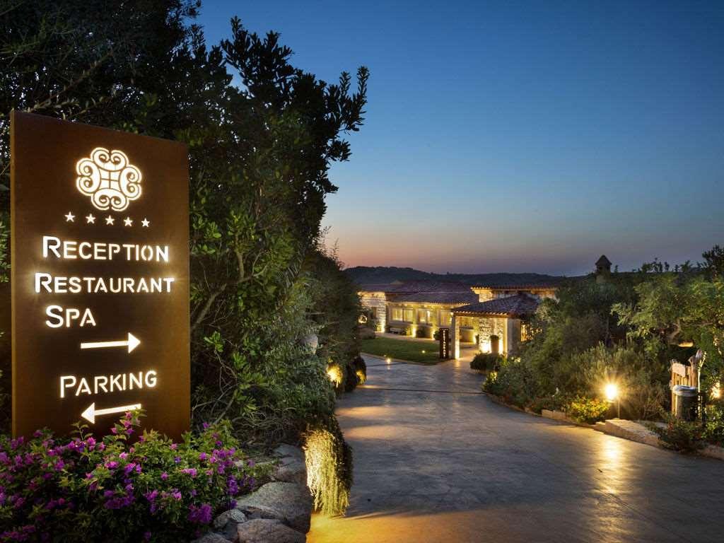 Hotel Li Finistreddi Канниджионе Экстерьер фото