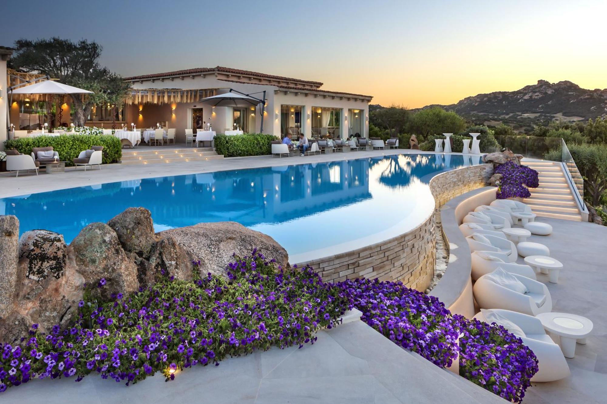 Hotel Li Finistreddi Канниджионе Экстерьер фото