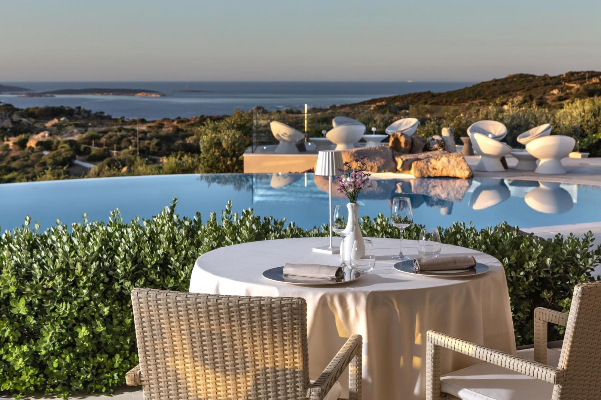 Hotel Li Finistreddi Канниджионе Экстерьер фото