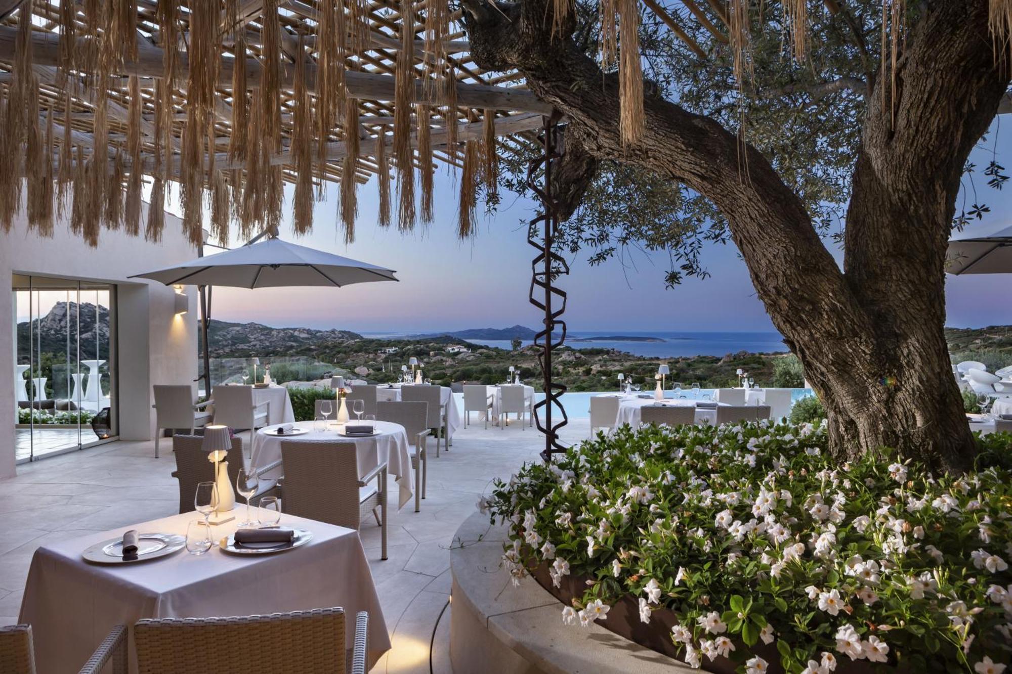 Hotel Li Finistreddi Канниджионе Экстерьер фото