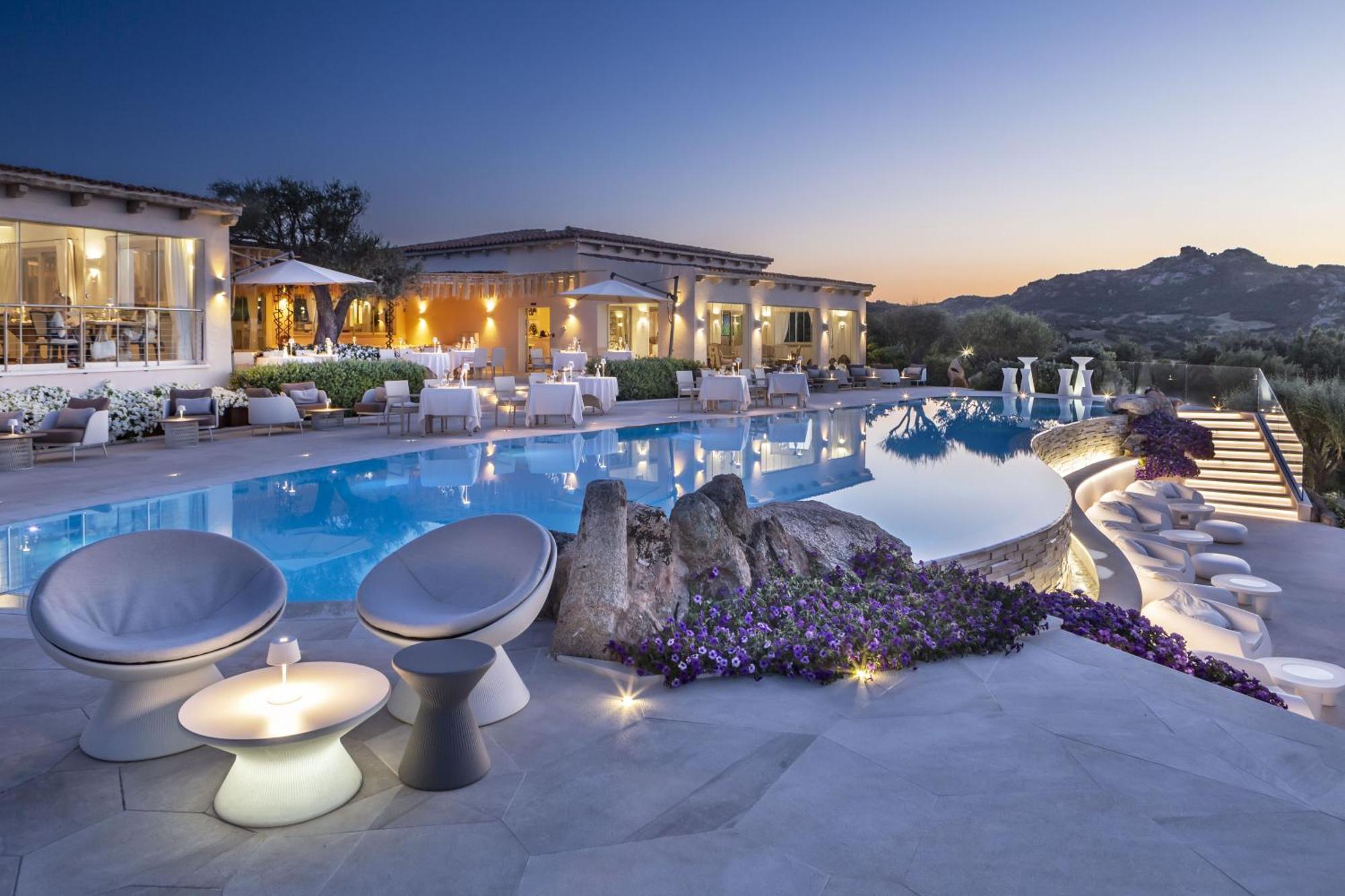 Hotel Li Finistreddi Канниджионе Экстерьер фото